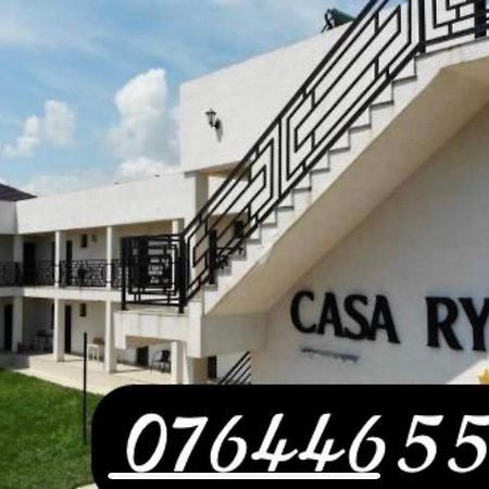 Отель Casa Ryn Вама-Веке Экстерьер фото